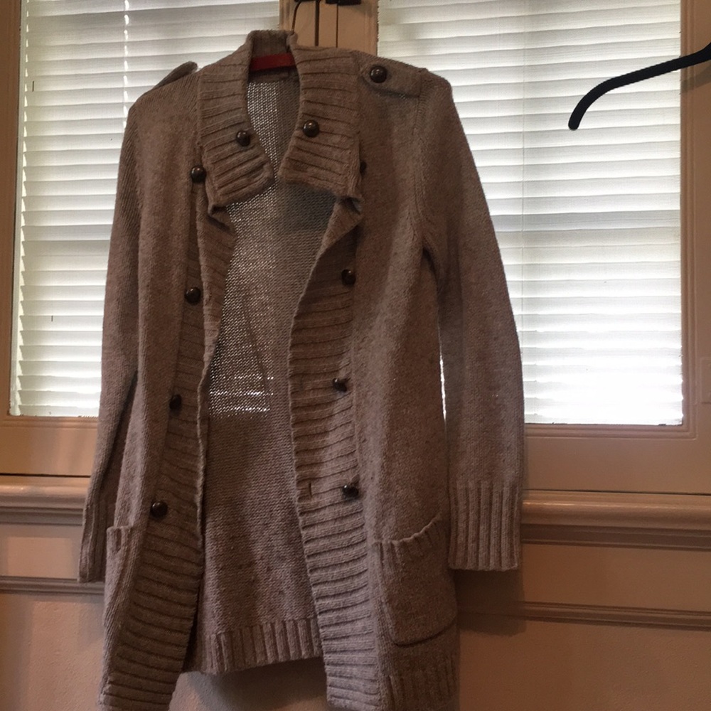 Buttoned sweater grey
